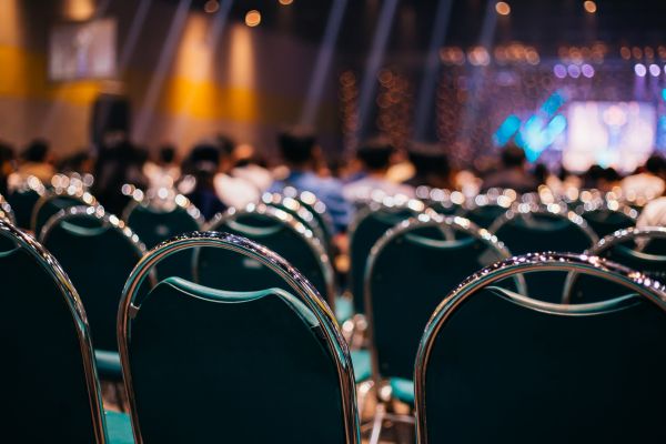 Salle de réception lors d'un aftermovie